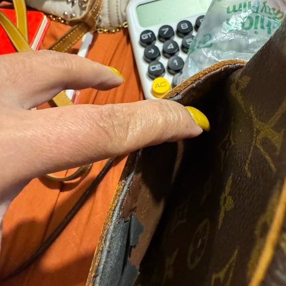 Louis Vuitton Monogram Crossbody Bag Danube - Picture 9 of 12